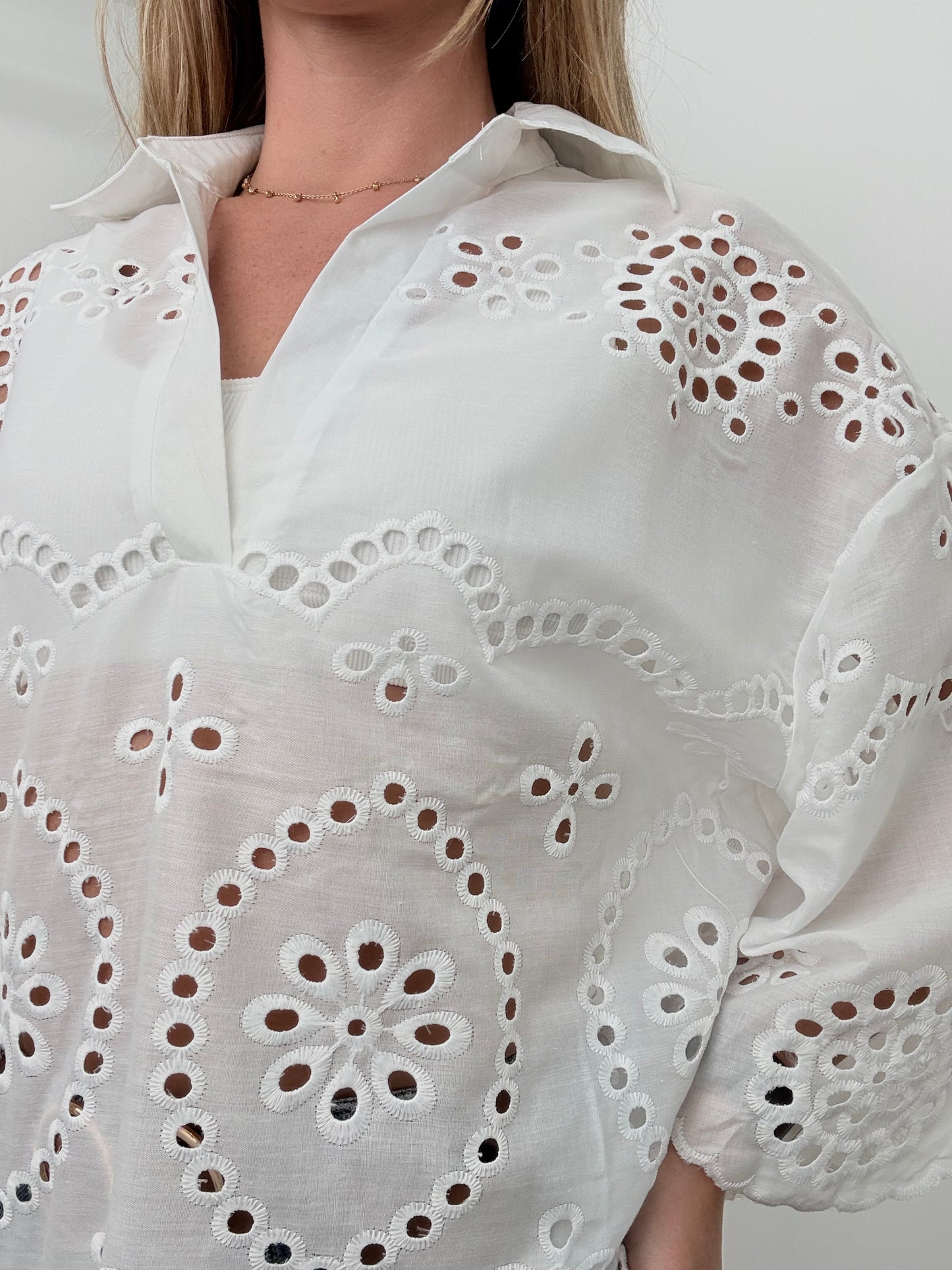 White Revere Collar Embroidery Top