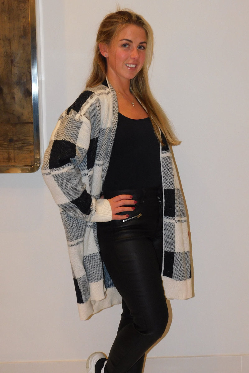 Plus Size Black & White Check Cardigan