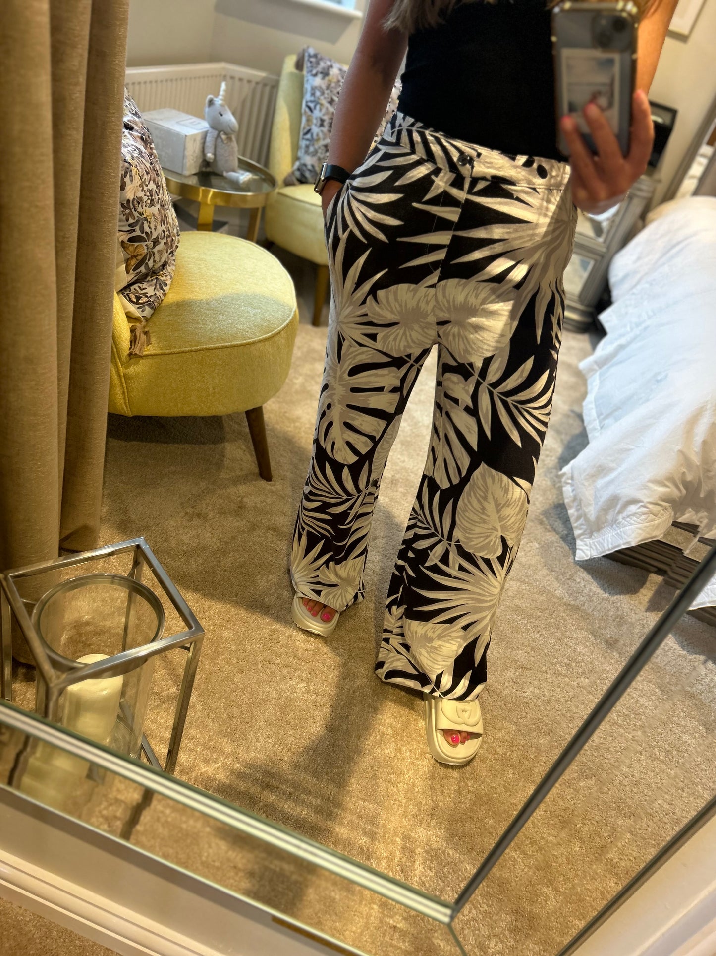 Famous Store Linen Leaf Print Wide Leg Trousers