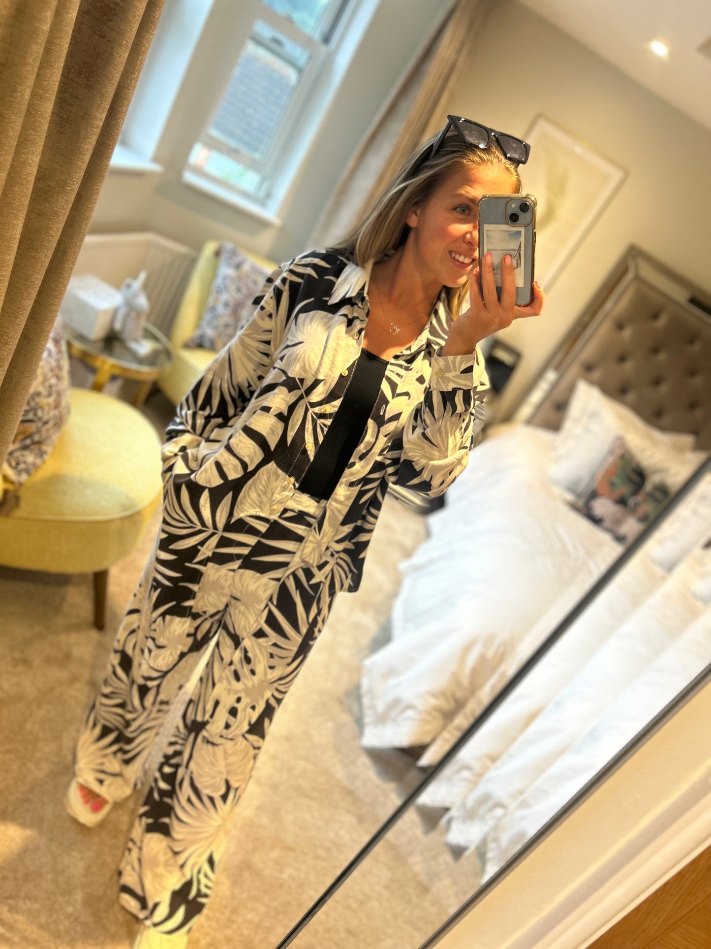 Famous Store Linen Leaf Print Tie Shirt