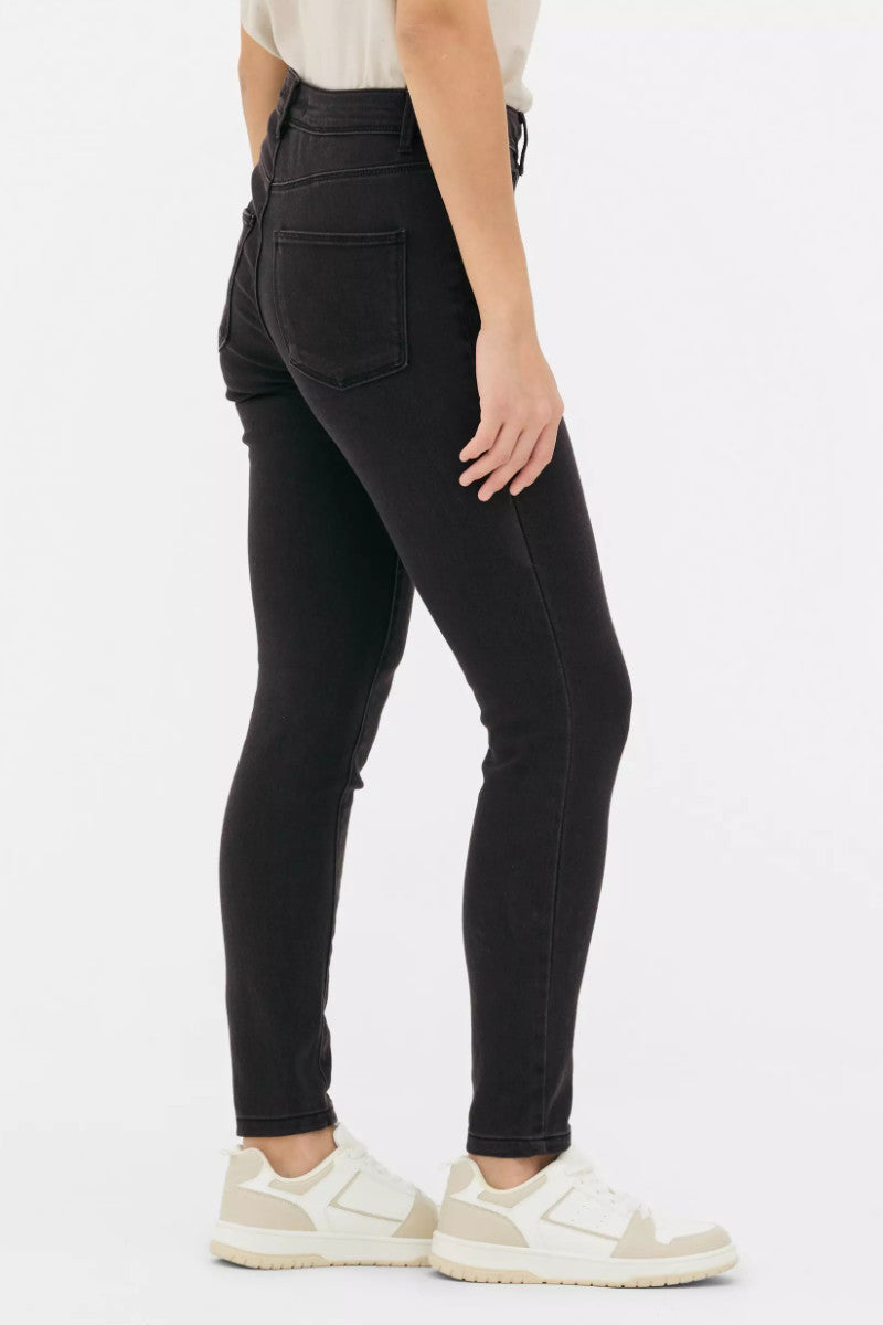 Famous Store Black Skinny Mid Rise Jeans