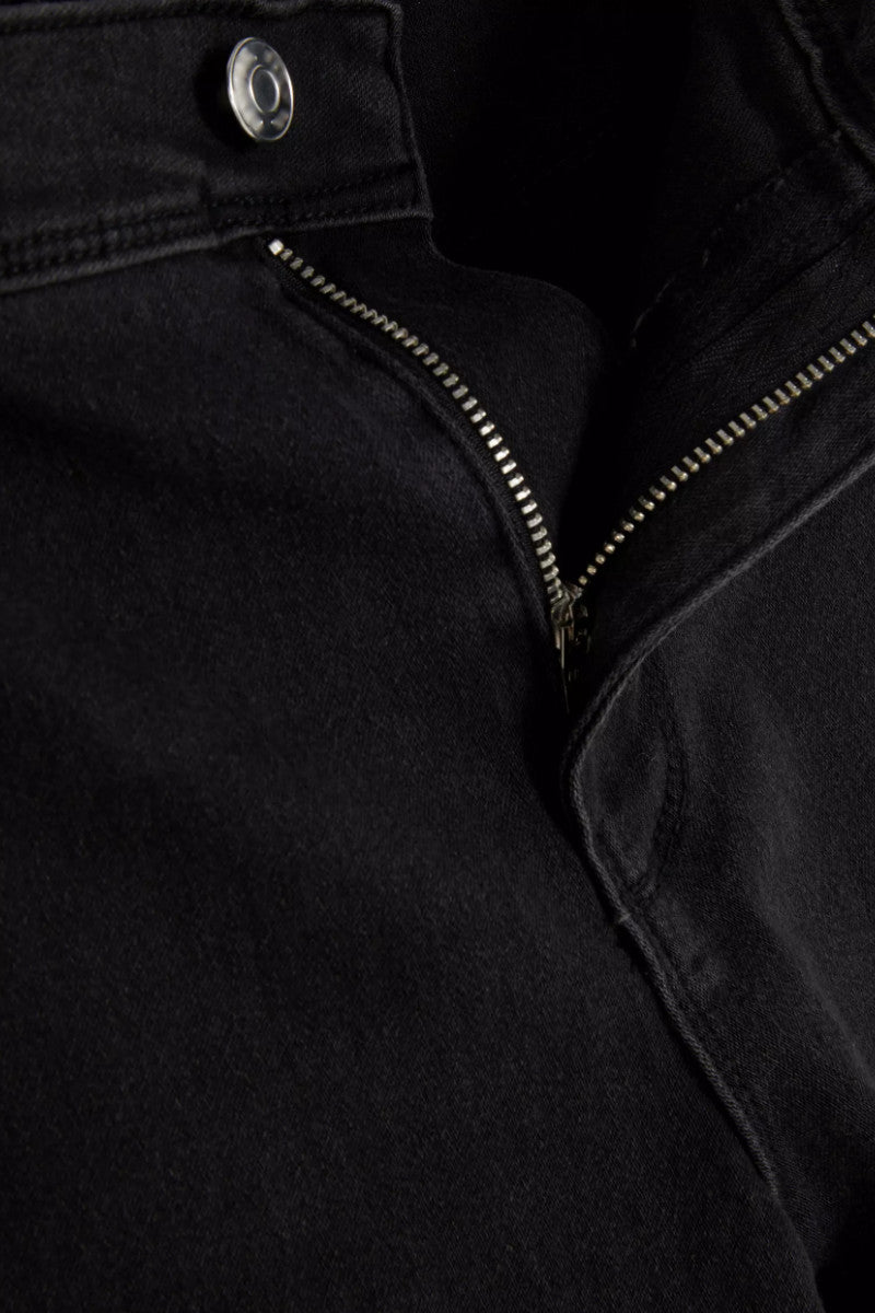 Famous Store Black Skinny Mid Rise Jeans