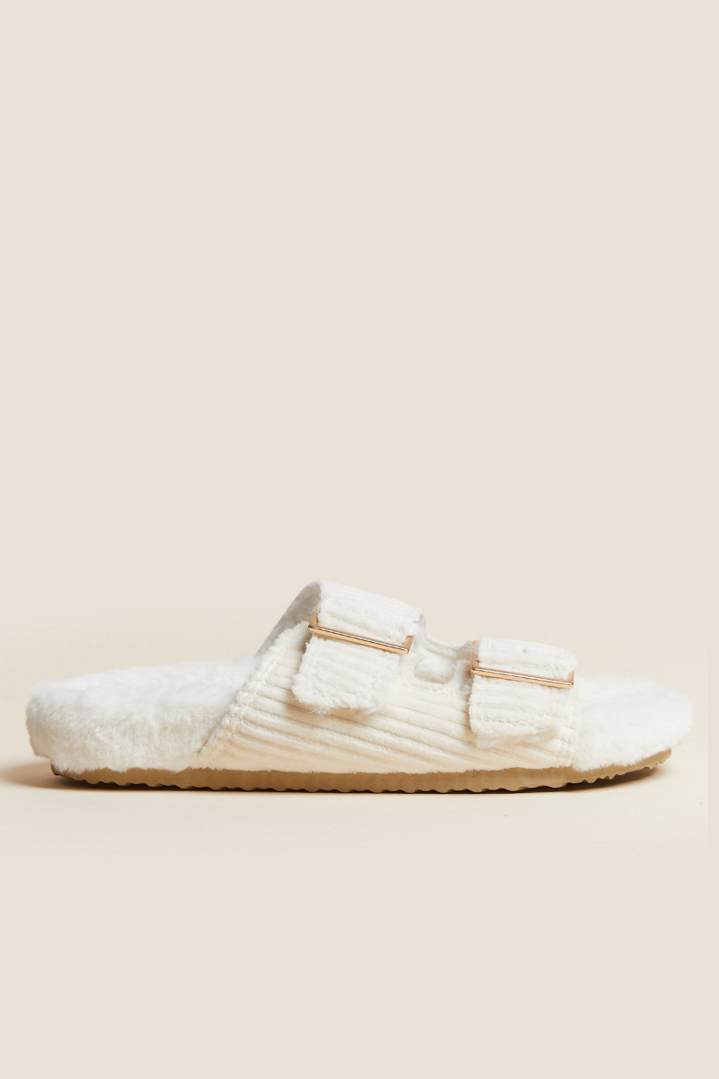 Slippers 2025 in store